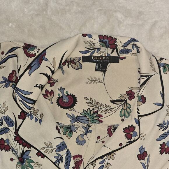 Forever 21 Contemporary Women’s Floral Button Blouse Size S– Pajama Style Top - Picture 5 of 5